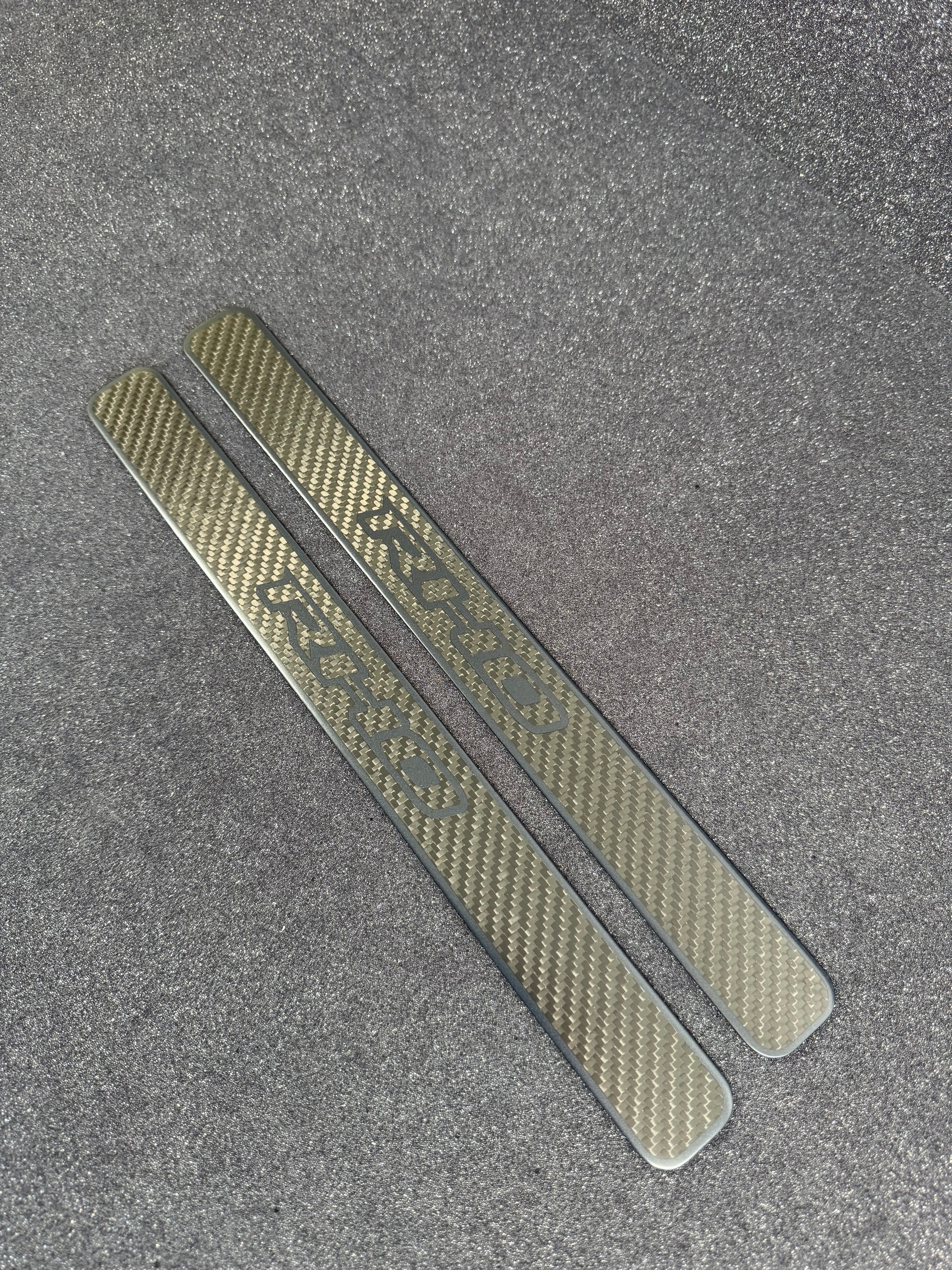 (2019+ RAM) RHO door sill plate set