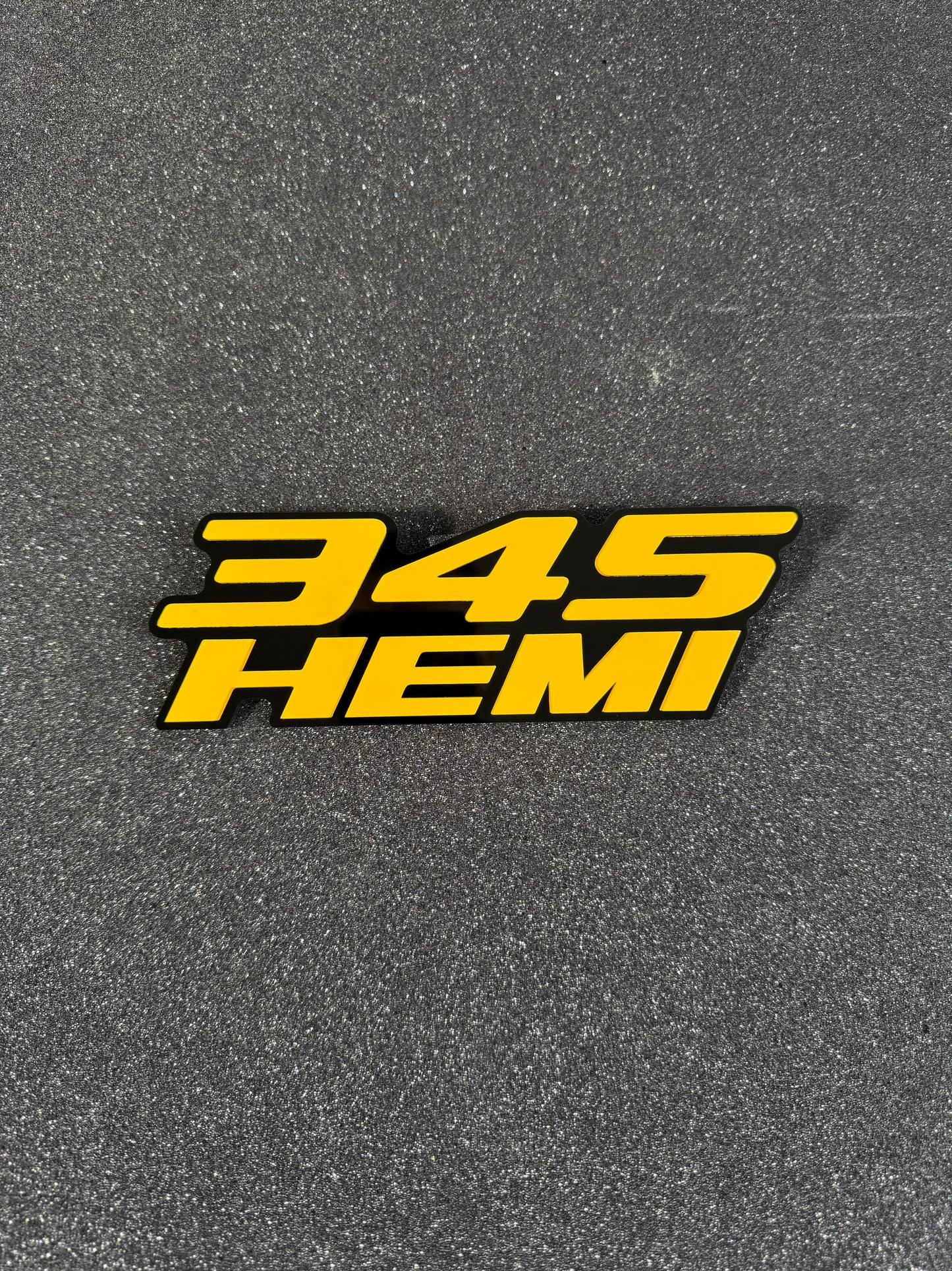 345 Hemi badge