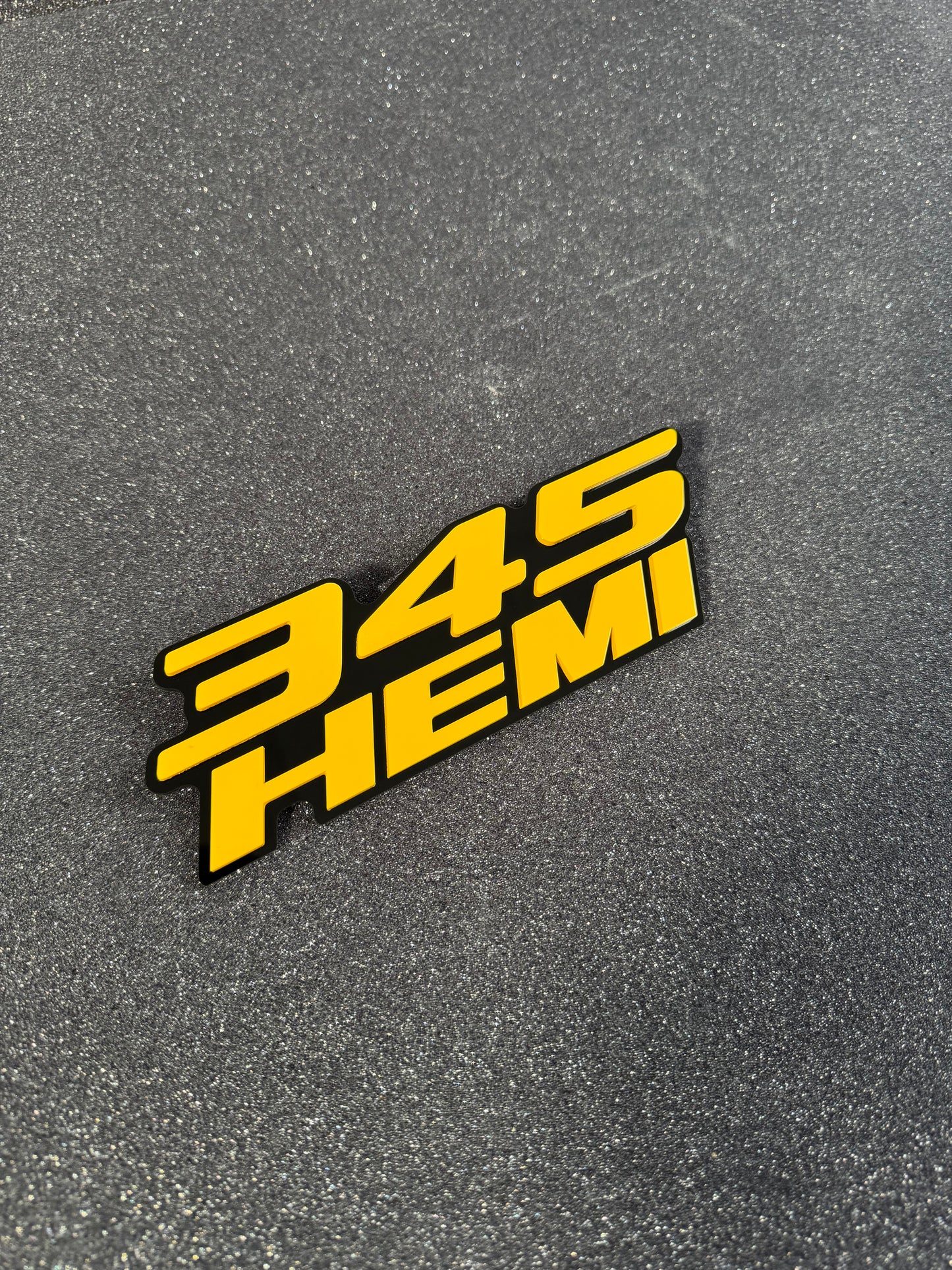 345 Hemi badge