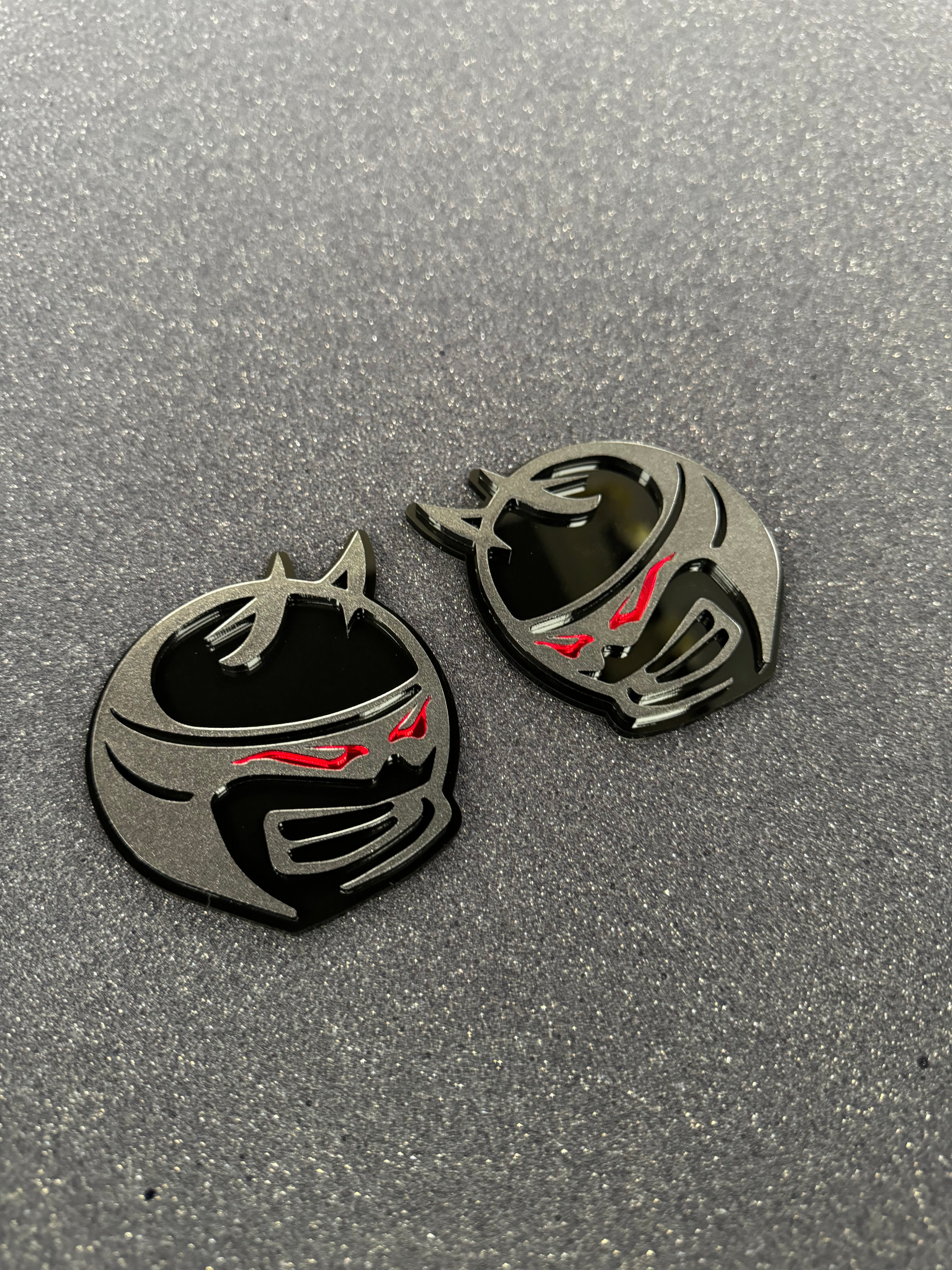 Scat pack horned bee head pair