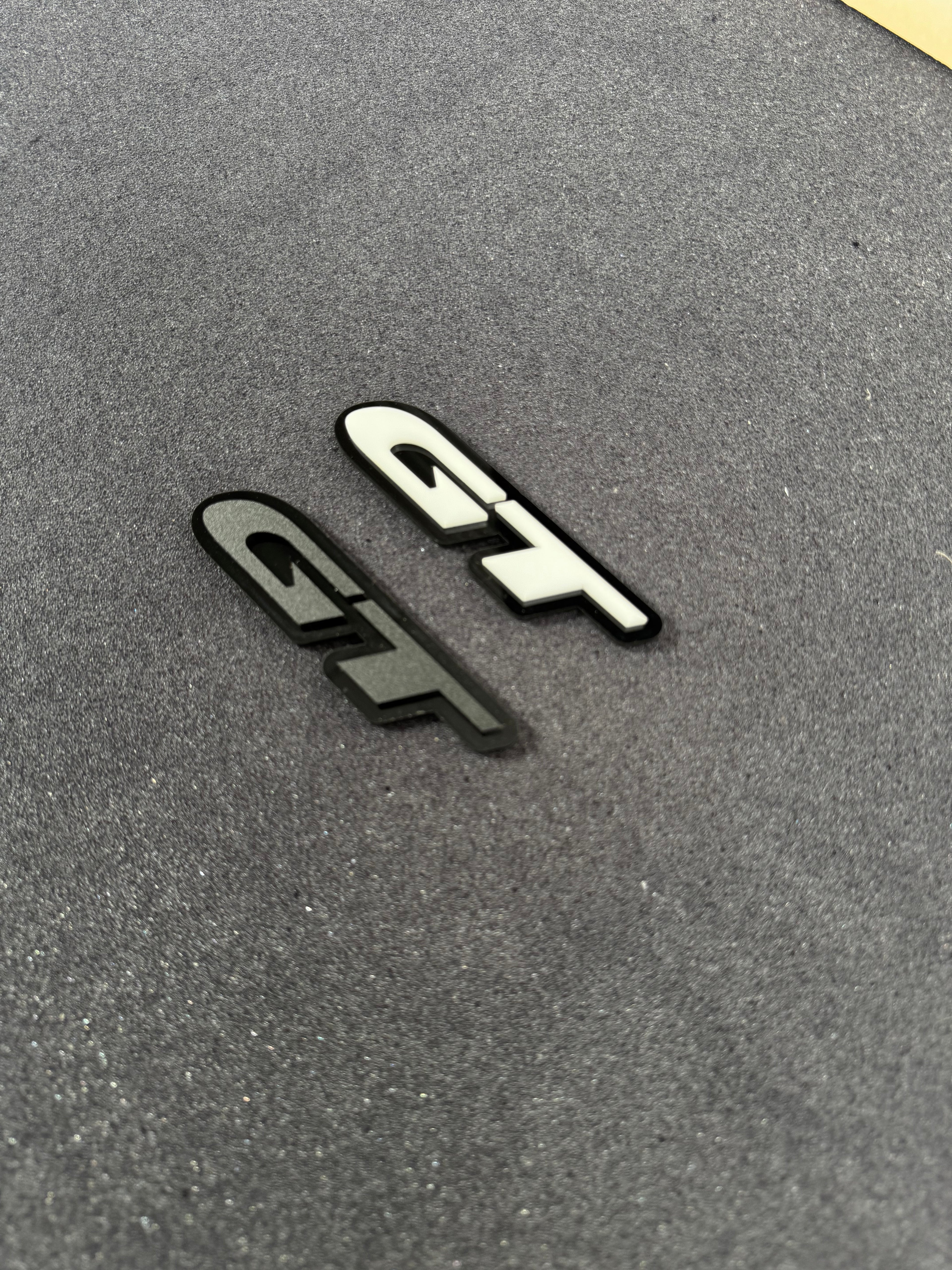 GT grille badge