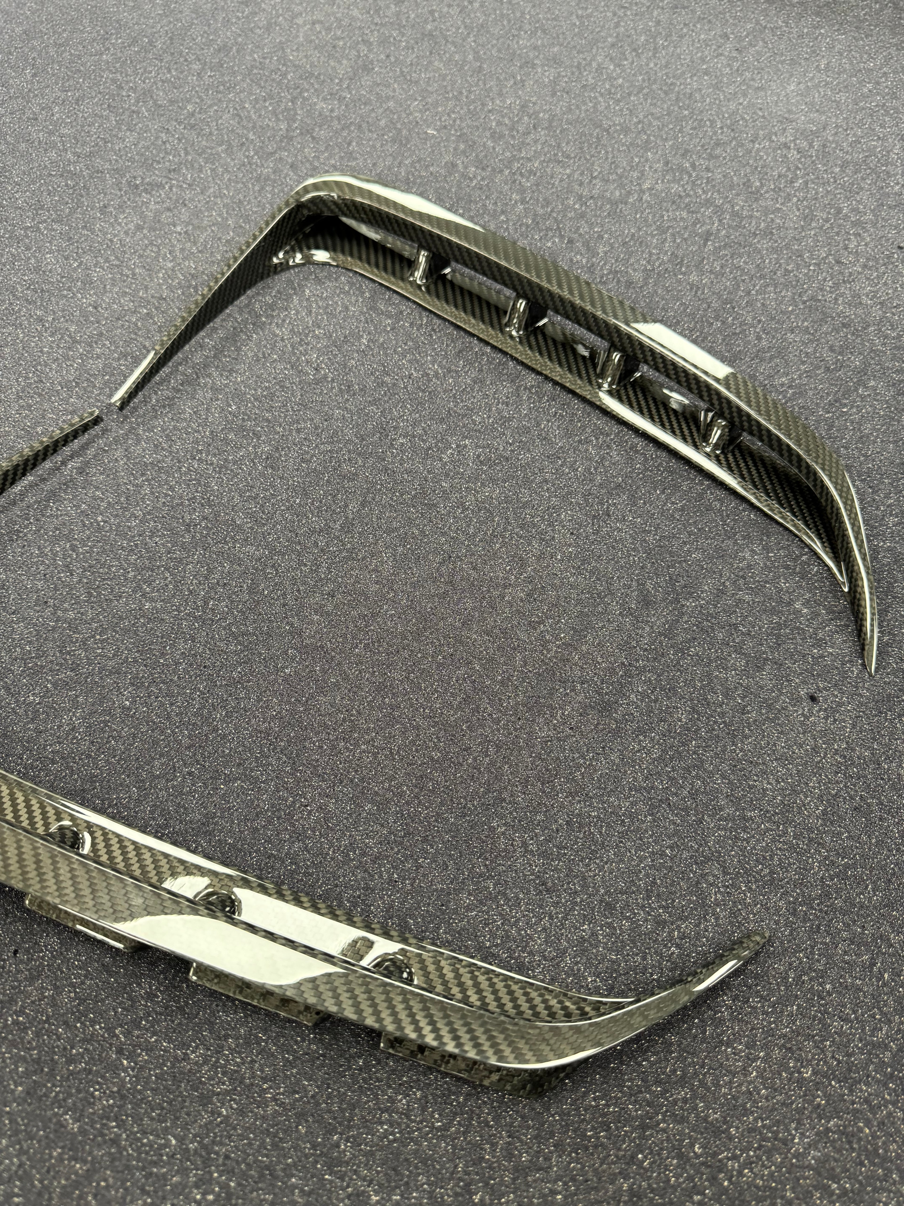 RAM TRX / RHO carbon fiber taillight vent covers