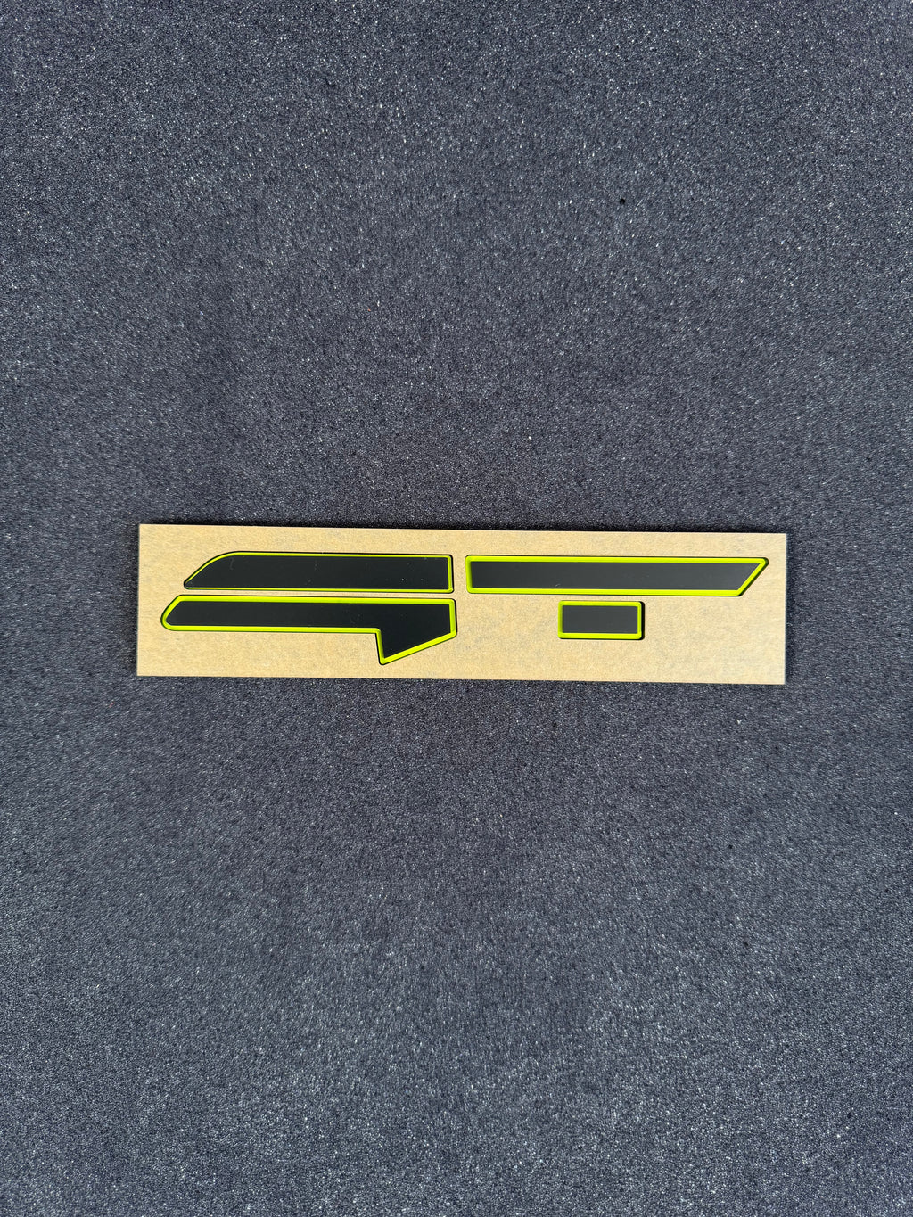 KIA GT badge