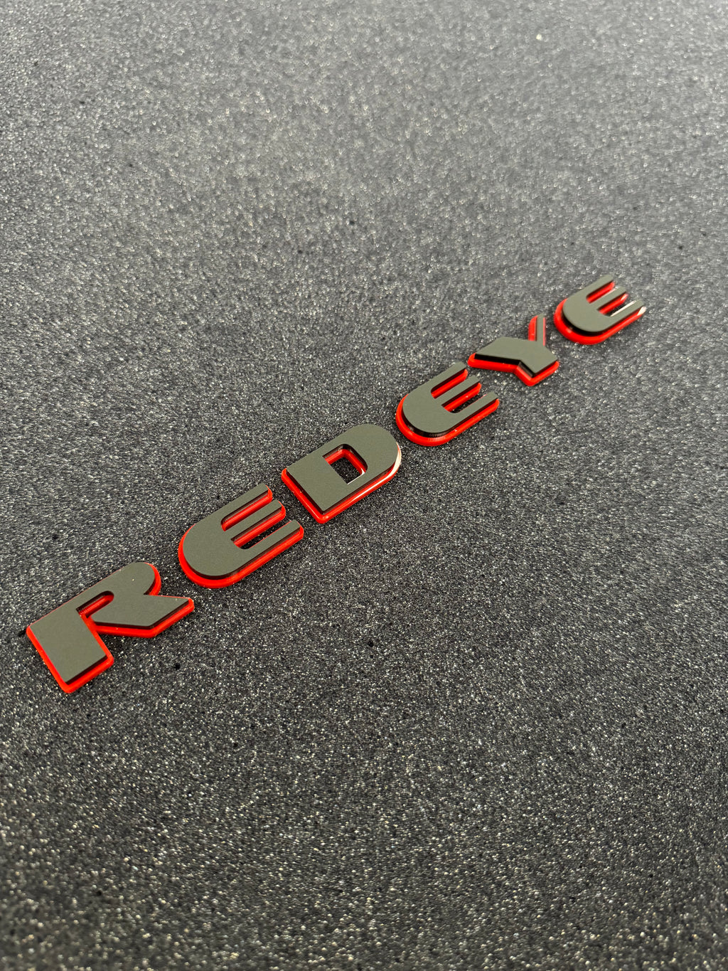 Redeye text badge