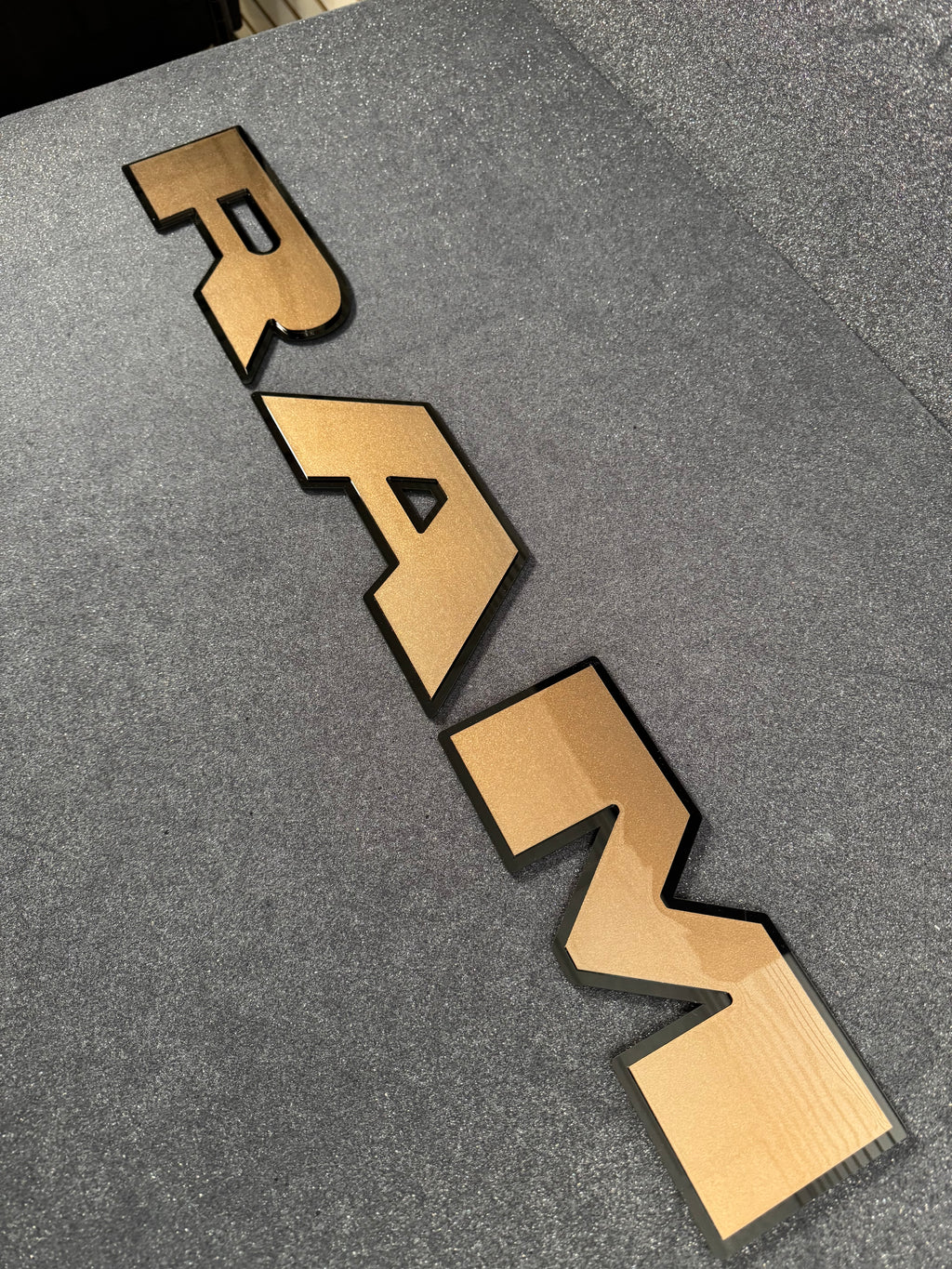 RAM 1500 tailgate letter badge/emblem set
