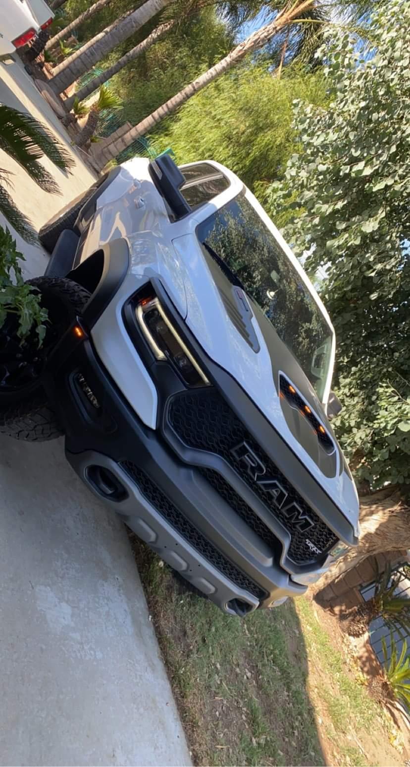 TRX Small grille Badge